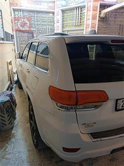 جیپ گراند شیرۆکی